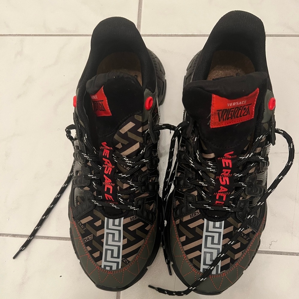 Selling my clean 2021 Versace trigreca. Worn only once